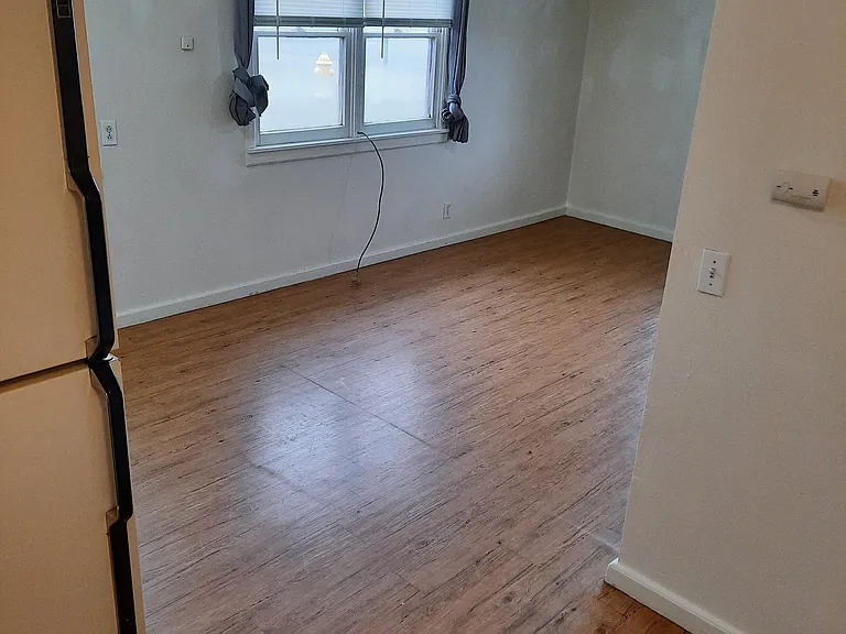 217 S Olympia St — Photo 2