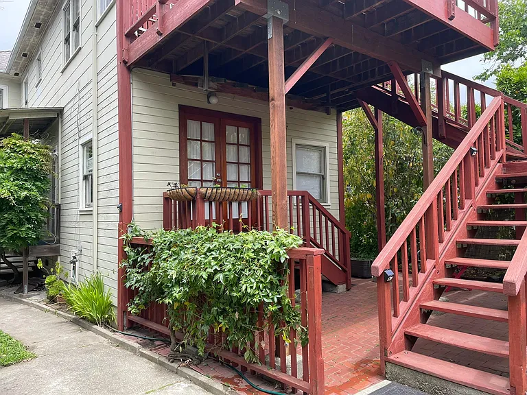 1910 Virginia St #A — Photo 21