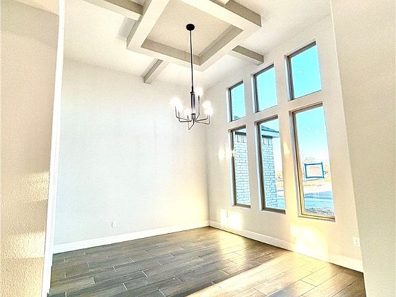 5th image of 704 W Shane Ct