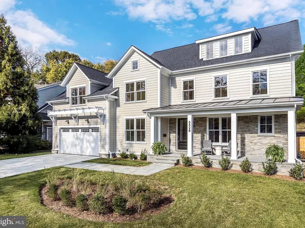 5528 Trent St, Chevy Chase, MD 20815