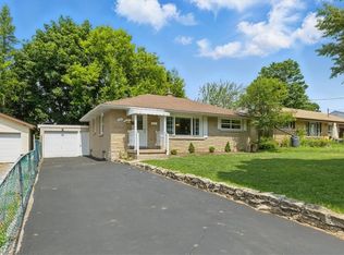 48 Broadmoor Ave, Kitchener, ON N2C1Y7