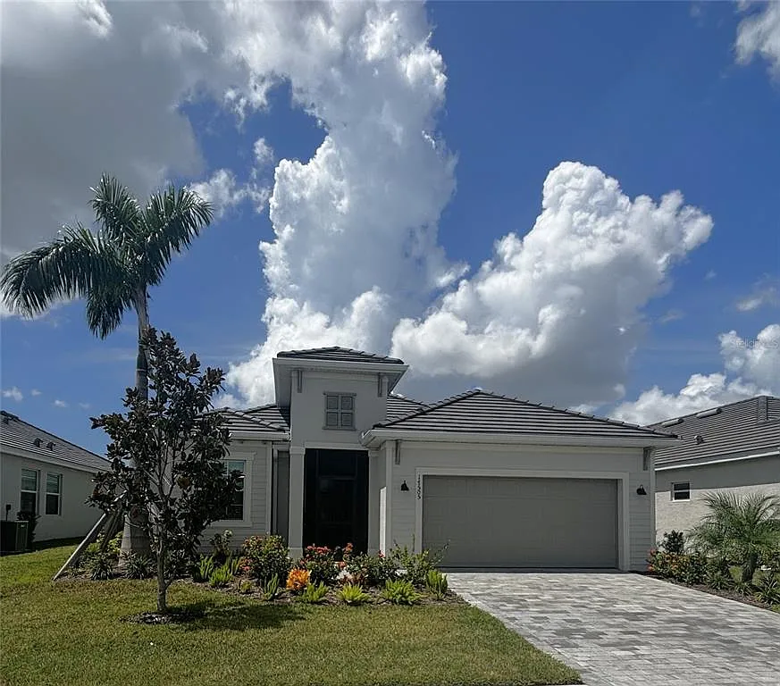 3 bed, 3.0 bath, 2245 sqft, $9,500 — Photo 1