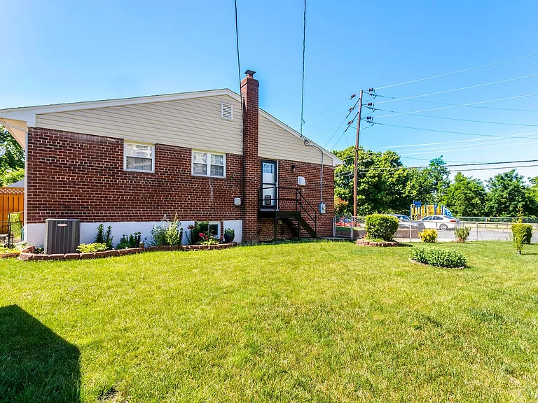 4519 Holmes Run Pkwy — Photo 27