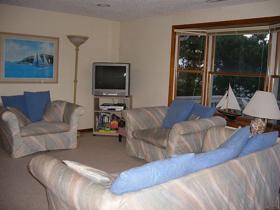Comfortably Furnished