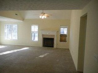 8222 Sterling Lakes Ct, Covington, GA