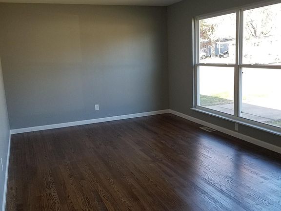 3rd image of 510 Bardot Dr