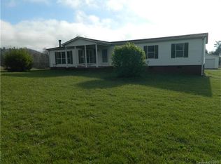 37 Ford Ln, Hiddenite, NC 28636