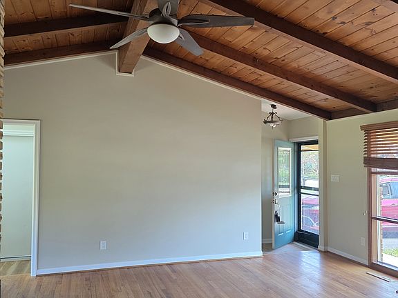 3rd image of 18881 Merriman Rd