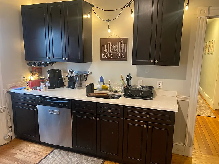 10 Taft St #3A — Photo 2