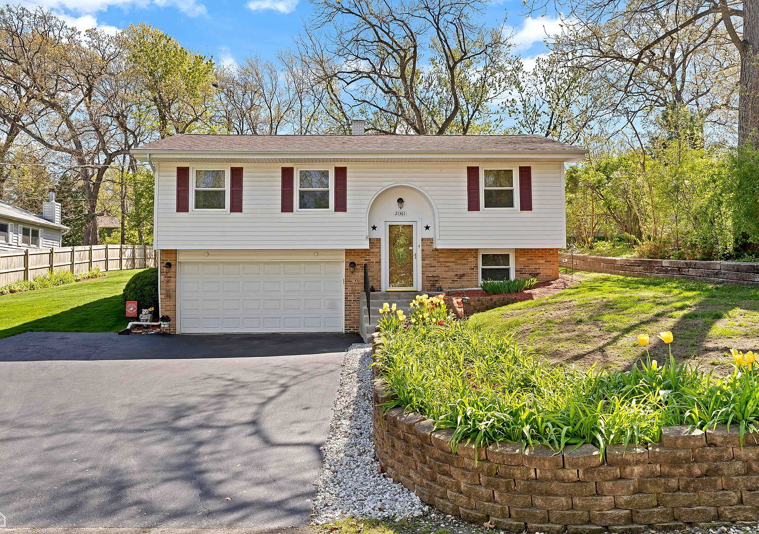 21361 W Arbor Ln, Lake Zurich, IL 60047 | Zillow