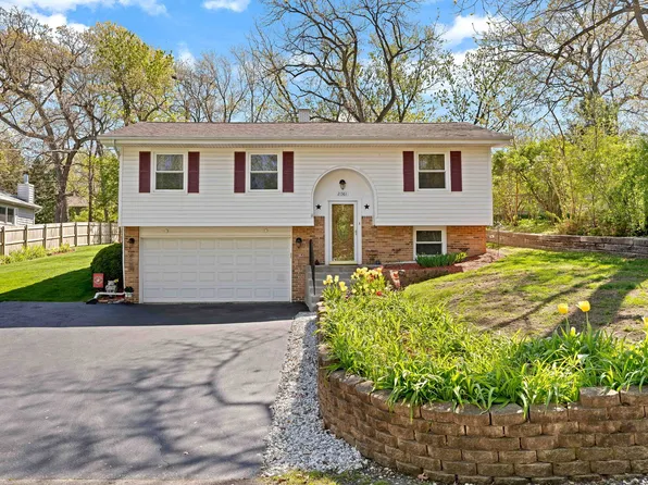 21361 W Arbor Ln, Lake Zurich, IL 60047