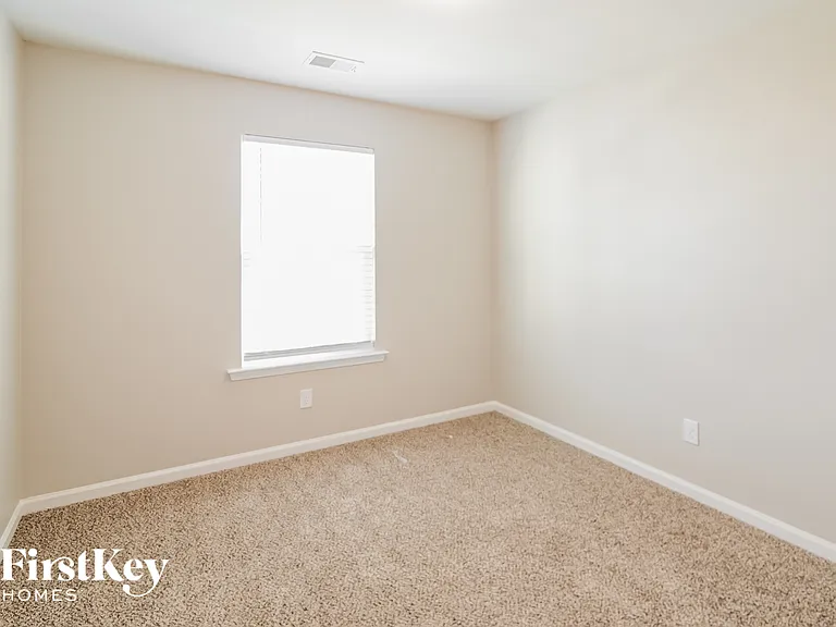 105 Sugeree Dr — Photo 10