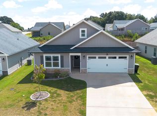 114 Red Tail Cir, Byron, GA 31008
