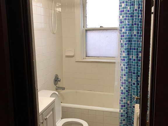 4th image of 1000 Kenmore Ave #4