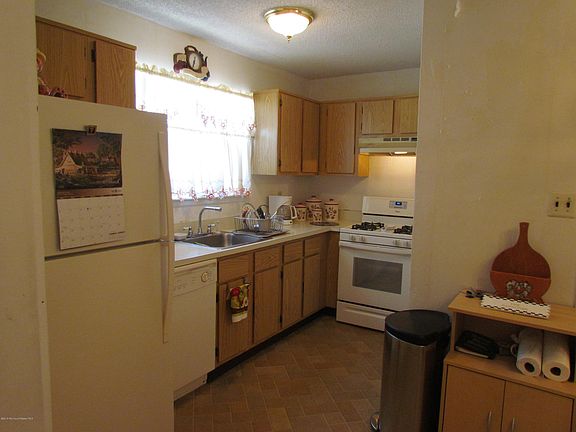 2nd image of 34 Edgeware Close #1000