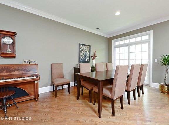 3rd image of 1337 W Wrightwood Ave APT 4
