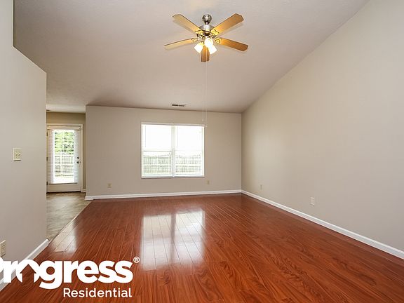 2nd image of 836 Halyard Dr