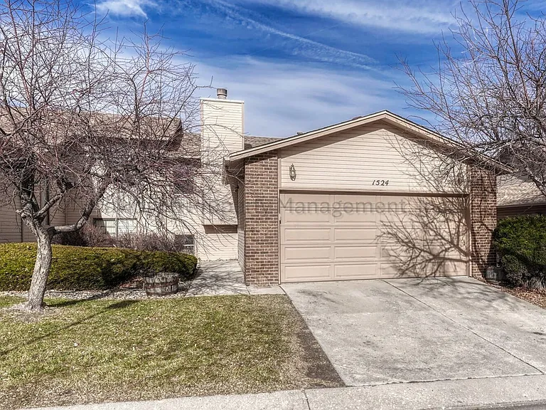 1524 Shane Cir — Photo 1