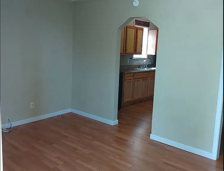 115 E Florida St — Photo 2