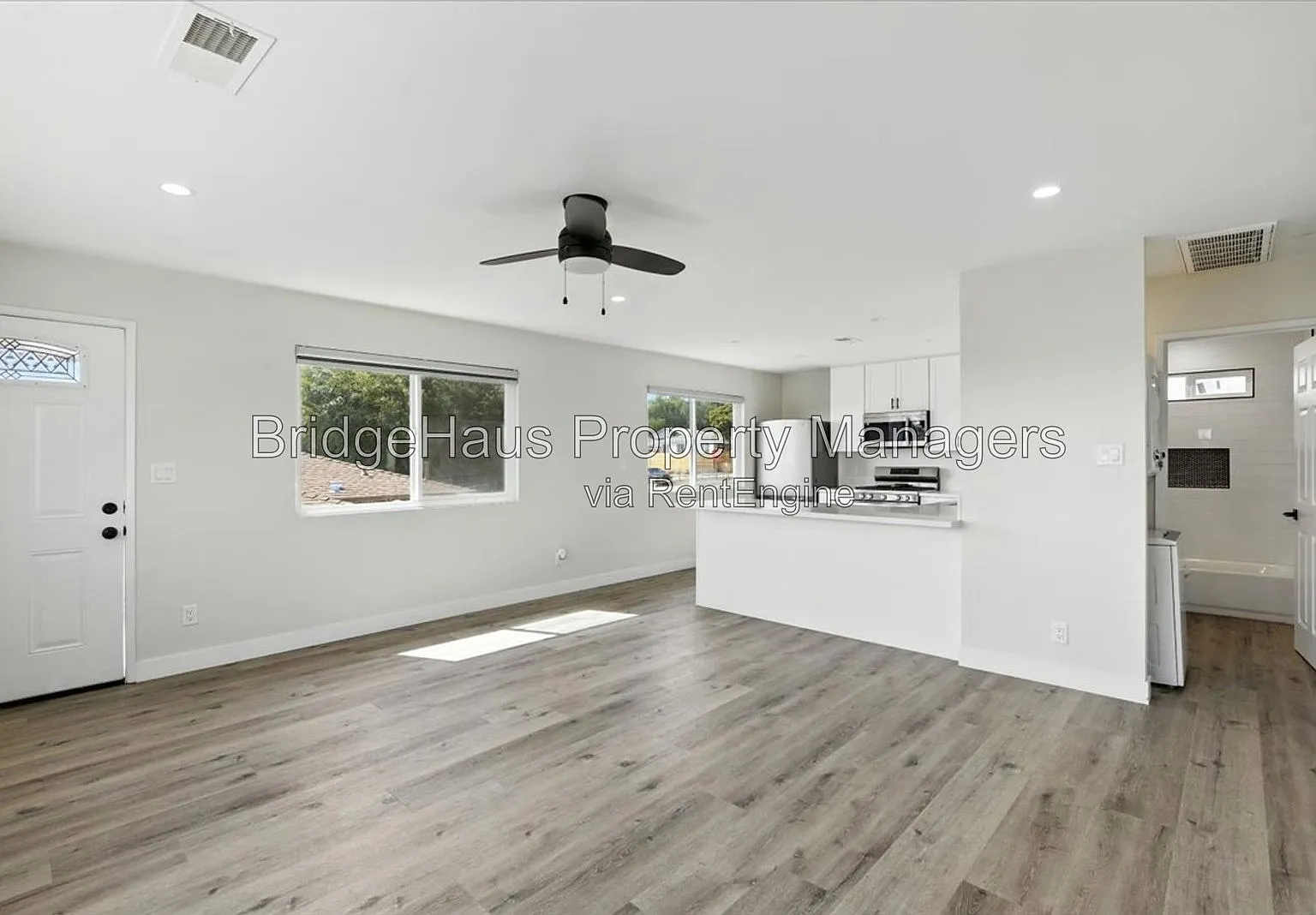 2 bed, 1.0 bath, 775 sqft, $2,600 — Photo 3