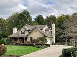 2107 Chimney Ridge Dr, Madison, OH 44057