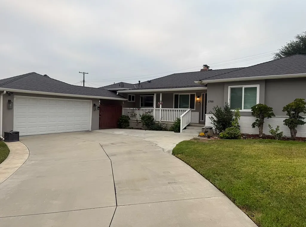 3 bed, 2.5 bath, 2356 sqft, $4,995 — Photo 2