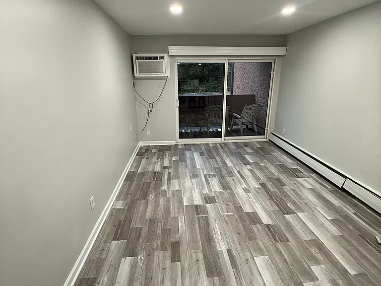 4808 Chalet Dr — Photo 8