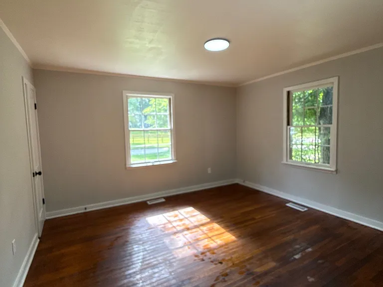 610 N McLemore Ave — Photo 10