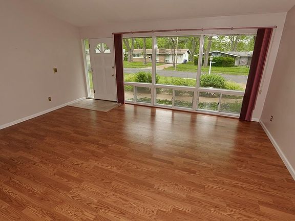 2nd image of 360 Allen Dr