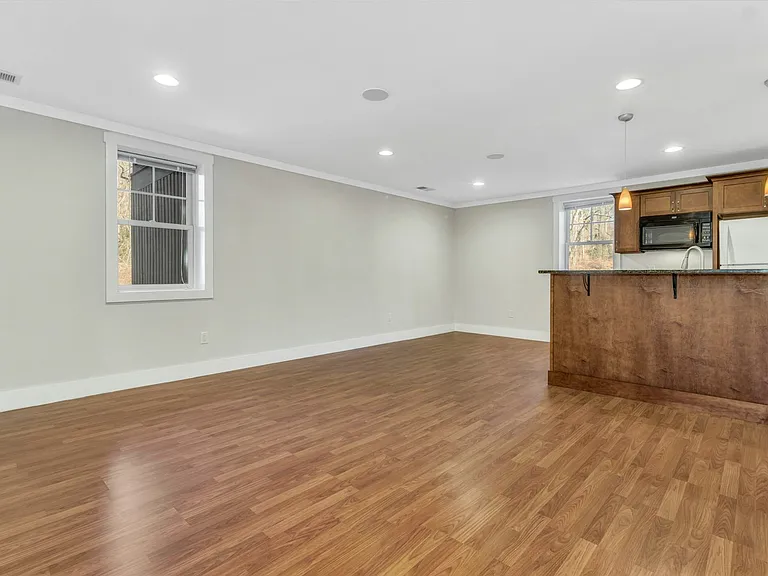 116 Unaka Ave #2 — Photo 5