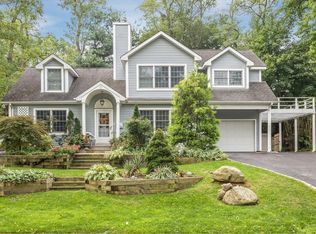 12 Pine Dr, Port Washington, NY 11050