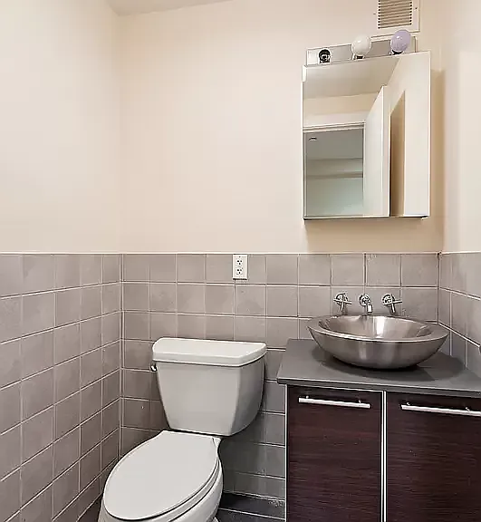 215 E 81st St #5D — Photo 5