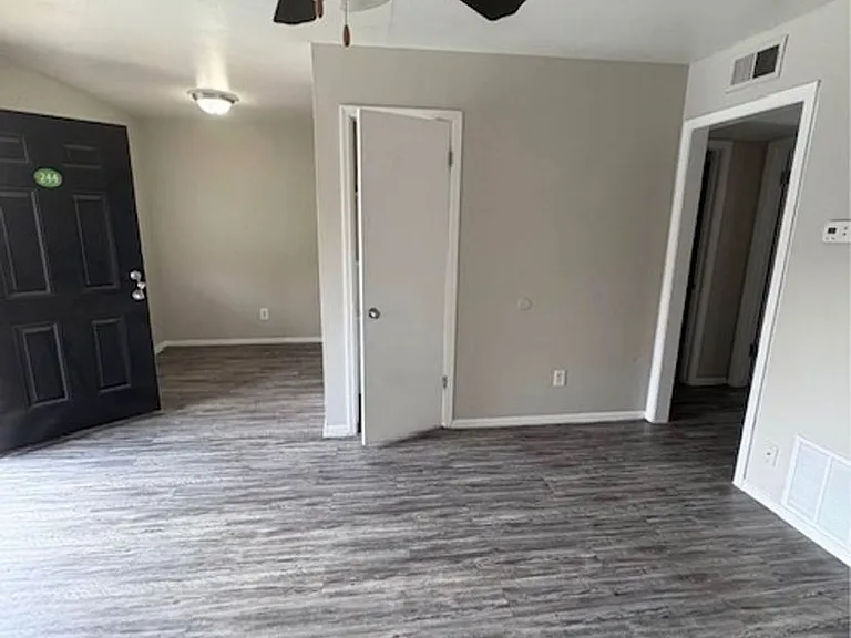 Fairway Apartments — Photo 11