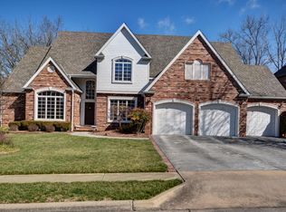 2323 E Nottingham St, Springfield, MO 65804