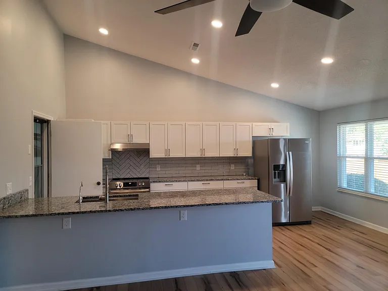 1412 Willow Crossing Dr — Photo 2