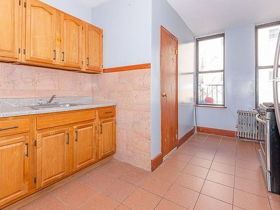 2nd image of 181 Knickerbocker Ave #3S