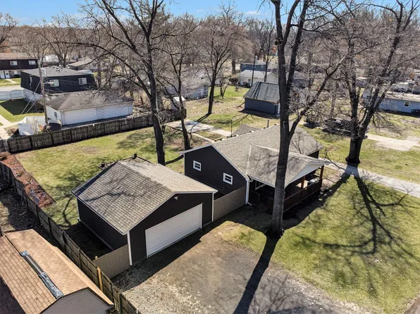 2317 Plymouth St, Portage, IN 46368