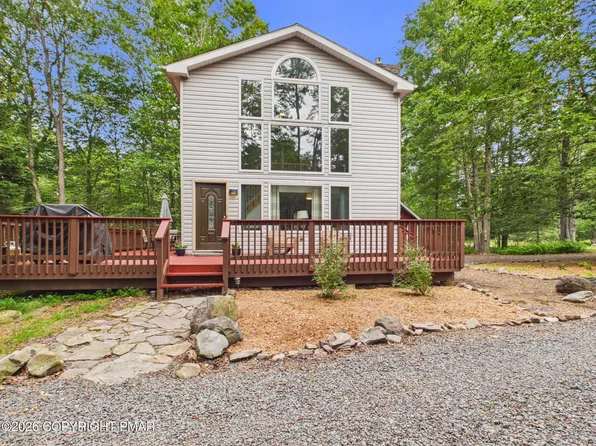 312 Outer Dr, Pocono Lake, PA 18347