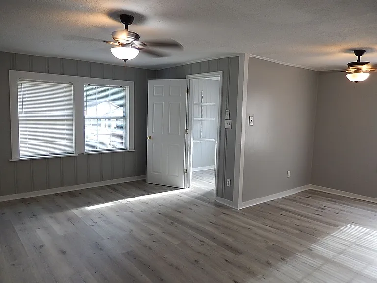 1519 Pepper Dr — Photo 4