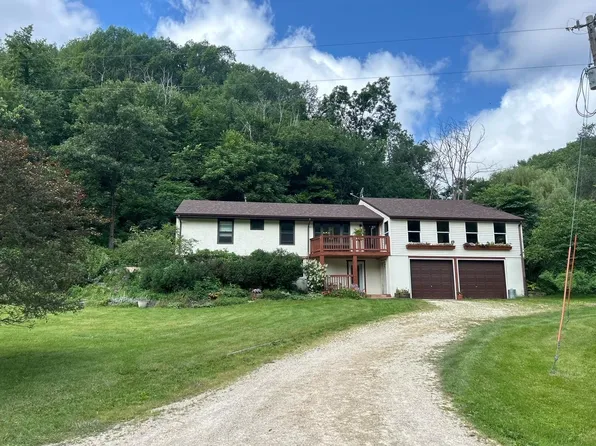 24123 Homer Valley Rd, Winona, MN 55987