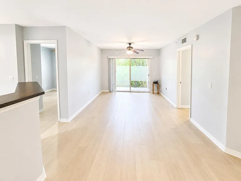 4021 San Marino Blvd #202 — Photo 4