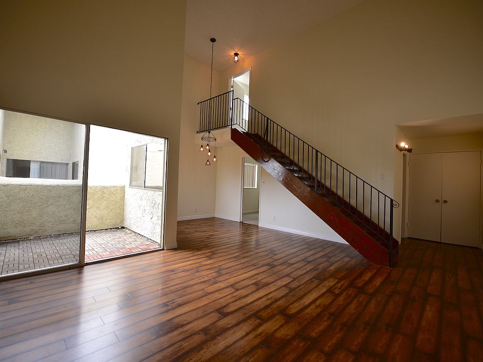 1st image of 1339 N Columbus Ave Unit 302
