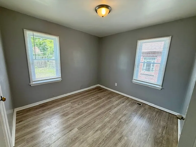 10629 Nottingham Rd — Photo 11