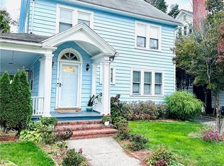121 Elmwood Pl, Bridgeport, CT 06605