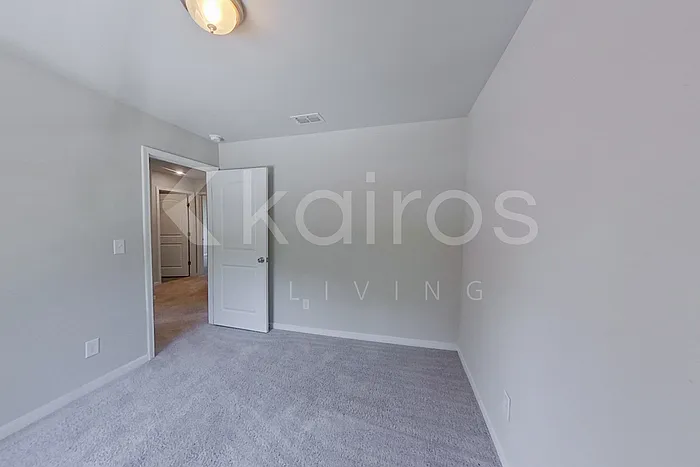 248 York Ln — Photo 10