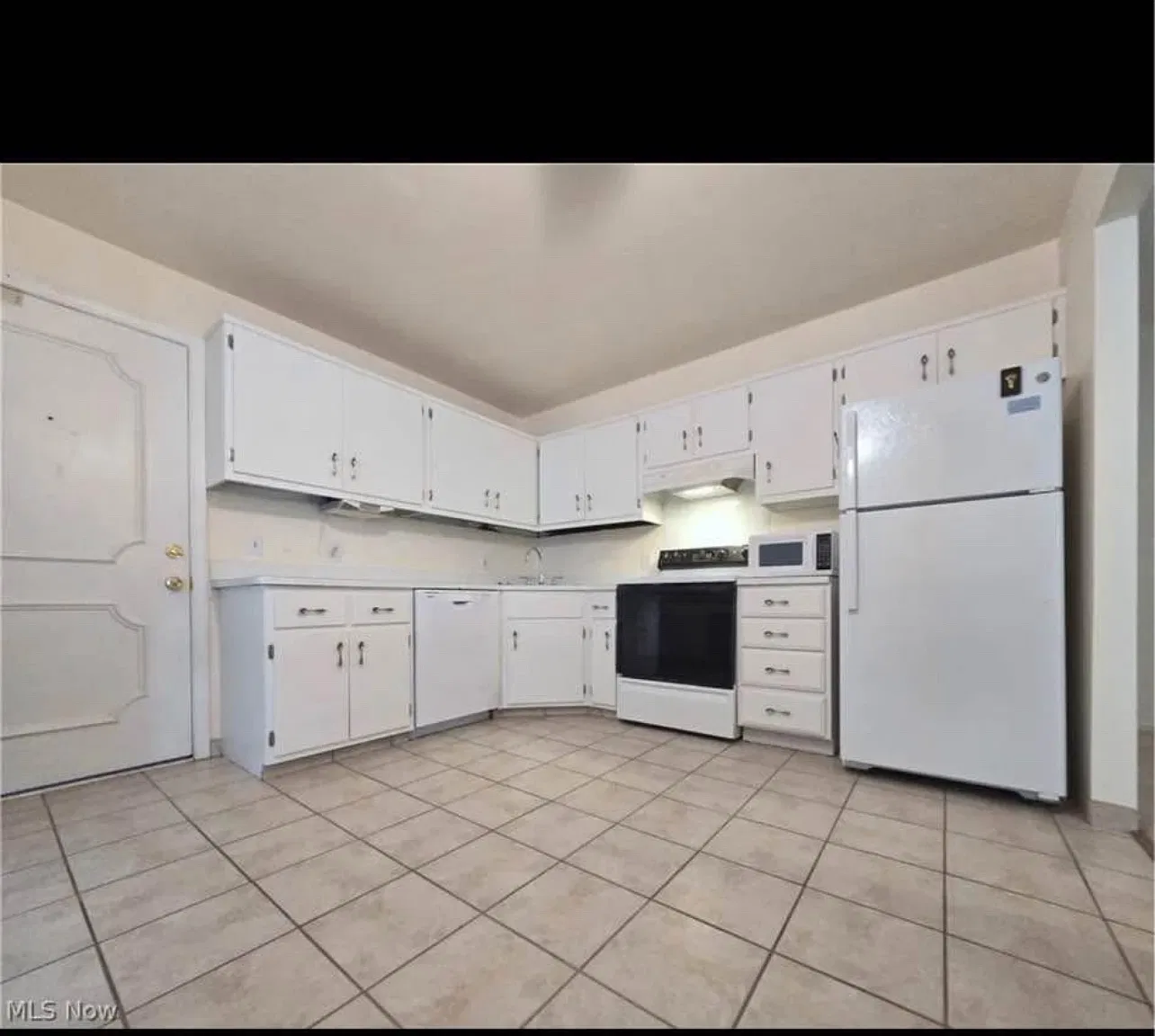 3 bed, 2000 sqft, $2,400 — Photo 1