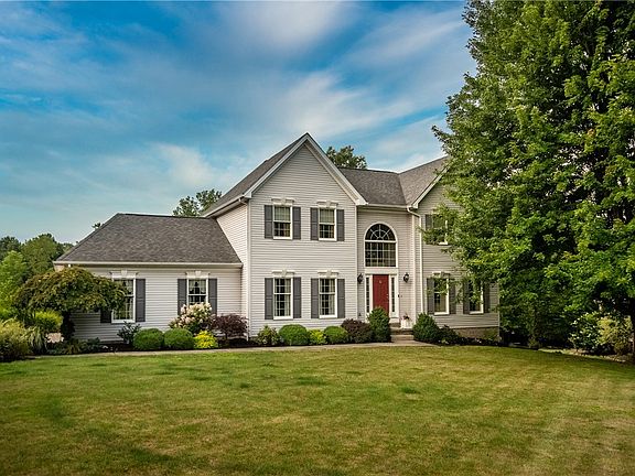 2nd image of 1283 Foxwood Dr
