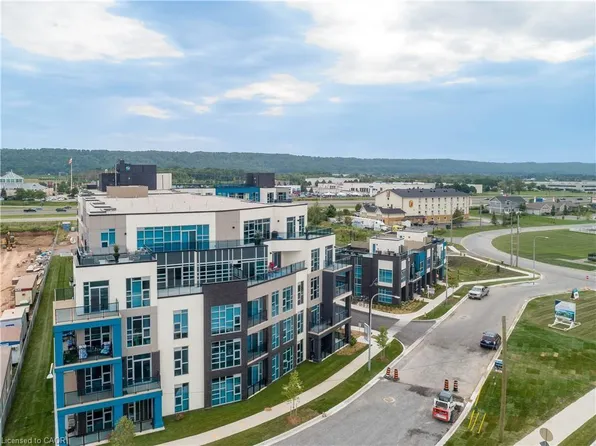 10 Concord Pl #102, Grimsby, ON L3M 0G6