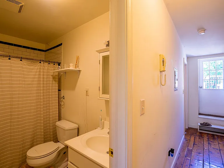 1713 Christian St — Photo 10