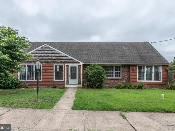 260 W Diamond St, Souderton, PA 18964